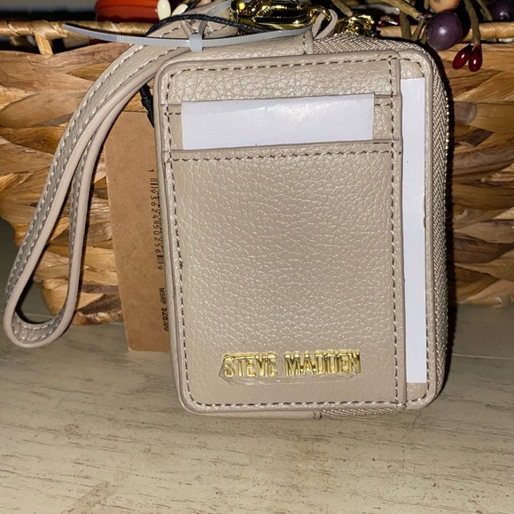 Steve Madden Accessories - New Steve Madden Timeless Taupe Card Case, Zip, Exterior pockets, wristlet